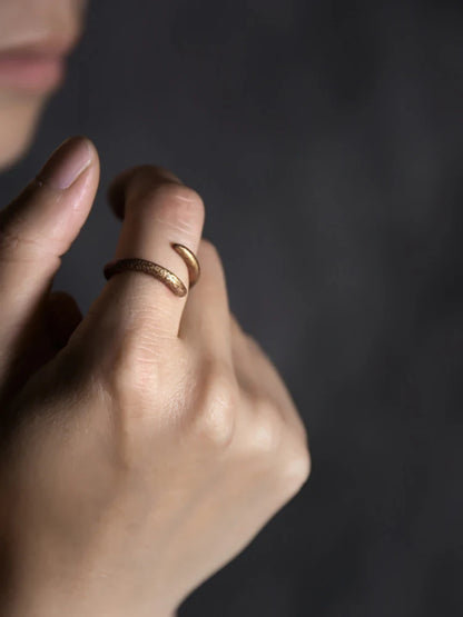 BESPOKE SNAKED STYLE SOLIC COPPER RING